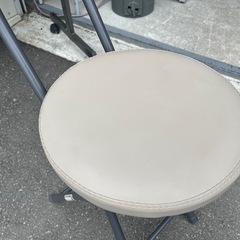 ニトリ フォールディングチェア ボンベイ モカ 折りたたみチェア 椅子 イス 合皮革張り 中古品 ③の画像