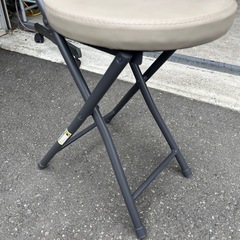 ニトリ フォールディングチェア ボンベイ モカ 折りたたみチェア 椅子 イス 合皮革張り 中古品 ③の画像