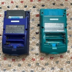ゲームボーイカラー２個＋ソフト１個の画像