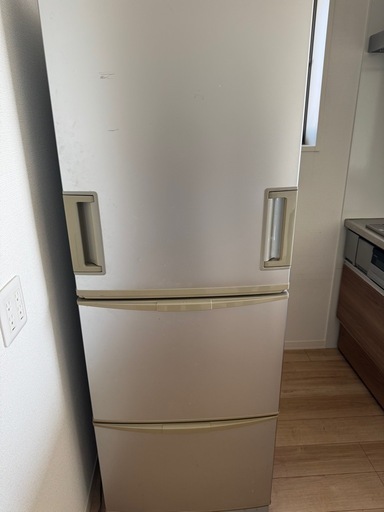 Sharp 2008年製 345L冷蔵庫 SJ-WA35P-S (さつき) 郡山のキッチン