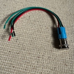 【未使用品】防水金属ボタンスイッチコネクタ LED ランプインスタントロック自動車エンジン電
源スイッチの画像