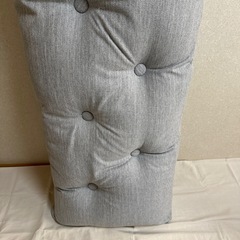 ニトリ ダブルベッド用クッション　背もたれクッションの画像