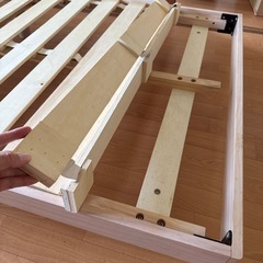 木製シングルベッドの画像