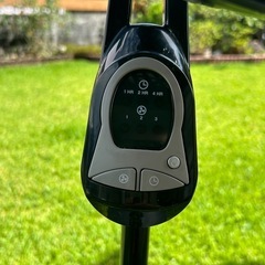 黒色扇風機の画像