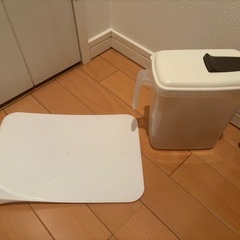 冷水筒とまな板の画像