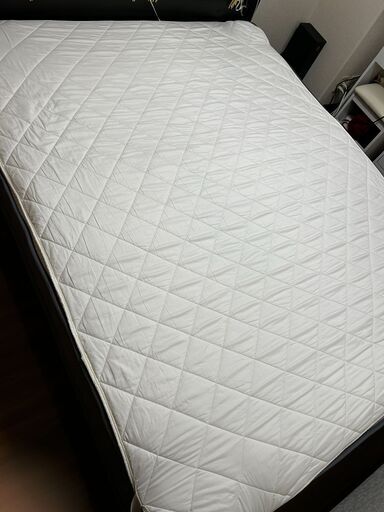 クイーンサイズベッドフレーム＋マットレス＋カバーセット