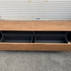テレビボードの画像