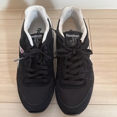 Reebok 靴　25.5cmの画像