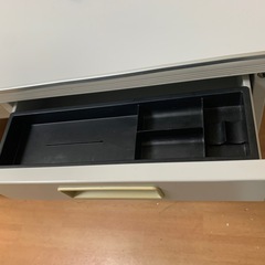 値下げしました！ KOKUYO 2セット　両袖事務机　イス付き　の画像