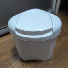 ダストボックス＆サニタリーボックスの画像