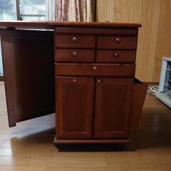 木製折りたためるテーブルの画像