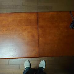 木製折りたためるテーブルの画像