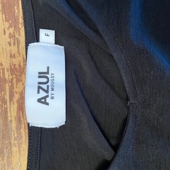 ほぼ新品　AZUL 黒　夏用トップスの画像