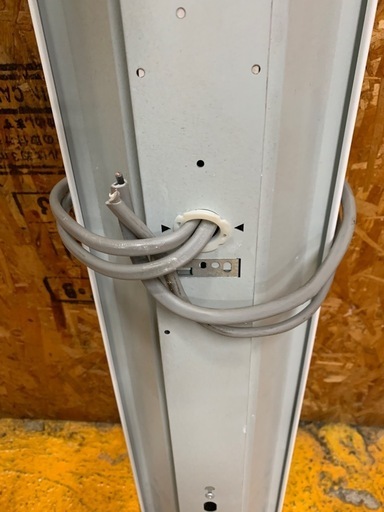 a(7429) ★直接お引き取り限定☆ 東芝 LED 照明器具 LEER-41502-LS9 2022年 18本 W1260D175H68 TOSHIBA 大阪