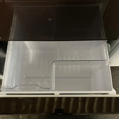 O2508-738 シャープ ノンフロン冷凍冷蔵庫 SJ-PW35C-T 2017年製 ジャンク品 冷凍冷蔵機能不可の画像