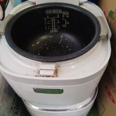中古炊飯器　キズ汚れアリ　の画像