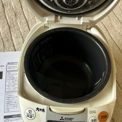 三菱炊飯器5.5合MITSUBISHI NJ-NH106-Wの画像
