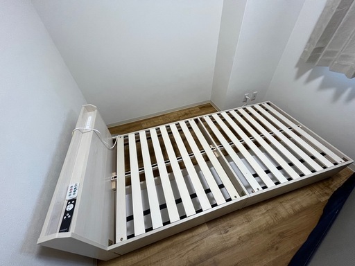 シングルベッドフレーム