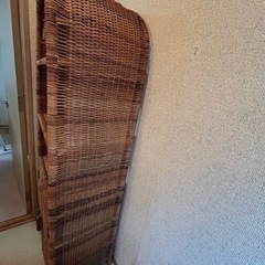 籐の棚の画像