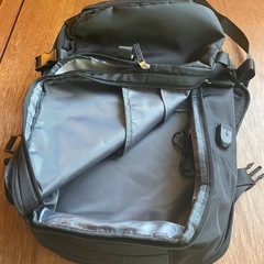 多機能ナイロンリュック 31L 黒の画像