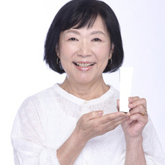 「１案件2,000〜10,000円」通販広告のシニアモデル…