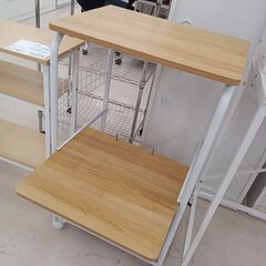 リユースのサカイ栃木店★ジモティ割あり★  レンジラック ホワイト×ベージュ W51.5×D38～61.5×H89.5 クリーニング済み TC10387の画像