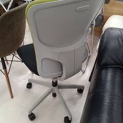リユースのサカイ栃木店★ジモティ割あり★ Inaba ワークチェア モスグリーン×ブラック×ライトグレー W62.6×D50.5×H86.8～98.2 クリーニング済み TC10388の画像