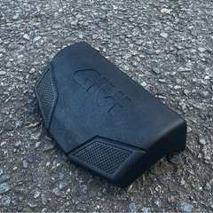 GIVI バックレスト リアボックス トップケース ツーリング タンデム キャンプ 二人乗り アウトドアの画像