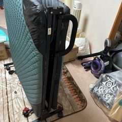 折りたたみシングルベッド　あげますの画像