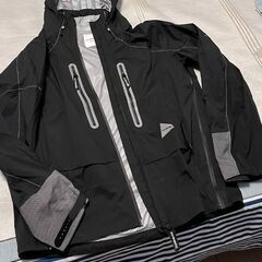 and wander PERTEX SHIELD rain jacketの画像