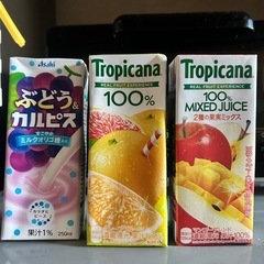 お菓子、飲料水の画像