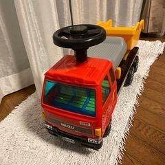 子ども用足こぎダンプカー ヘルメット付きの画像