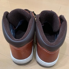 VANS ブラウン ハイカットスニーカーの画像