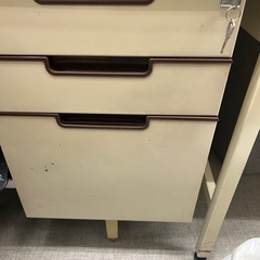 コクヨ　事務用デスク　天板木目の画像