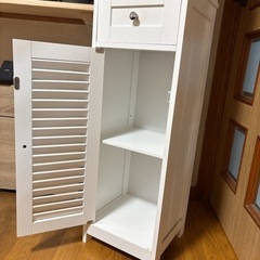 隙間収納　洗面台キャビネットの画像
