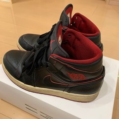 Air Jordan ハイカットスニーカー ブラック/レッドの画像