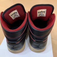 Air Jordan ハイカットスニーカー ブラック/レッドの画像