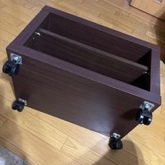 キャスター付き台の画像