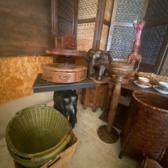 引き取り希望☆アジア風(Thailand)の木製家具や民芸品セットの画像