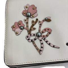 186000 現状品 COACH コーチ ティーローズ スタッズ 花柄 ショルダーウォレット 66670  ホワイト　/グローブレザー レディース [1000025374741]の画像