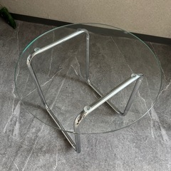 透明テーブルの画像