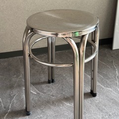 スチールストールの画像