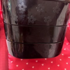 ケンタッキーハローキティお重の画像