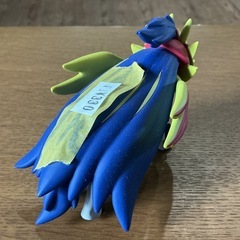 ポケモン好きな人にオススメ👀✨ ザマゼンタ ポケットモンスター フィギュア おもちゃ 置物　汚れアリ💦 タカラトミー 青 赤 黄色の画像