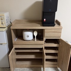 LOWYA 食器棚の画像