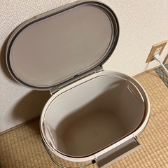 ゴミ箱の画像