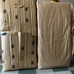 ほぼ未使用使、日本製美品サータ高級マットレス、マットレスだけでも20万以上ベッド台付き、の画像