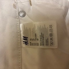 H&M ホワイトデニムパンツの画像