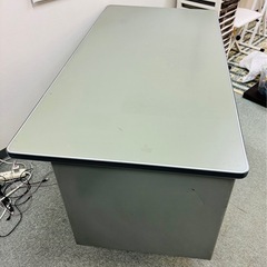 事務デスク　大　グレーの画像