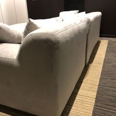 【展示品・未使用品】3人掛けカウチソファ ベルベット調 カウチソファ ローソファ 🚚自社配送時💳代引き可🚚(現金、クレジット、スマホ決済対応)の画像